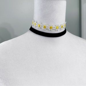 ᴜꜱᴇᴅ ʙʀᴀɴᴅʏ & ᴍᴇʟᴠɪʟʟᴇ ᴄʜᴏᴋᴇʀ ꜱᴇᴛ